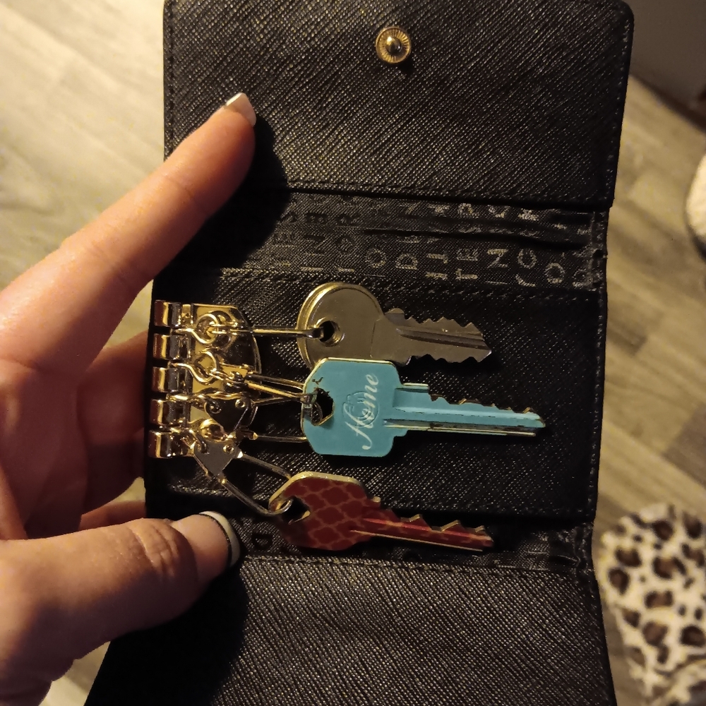 Kate Spade Keyholder - Picture 2 of 6